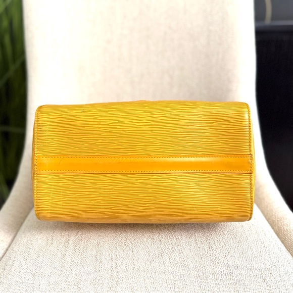 Authentic Louis Vuitton Speedy 25 satchel bag yellow Epi leather - Picture 12 of 16